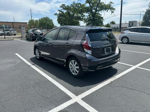 2017 Toyota Prius c Four