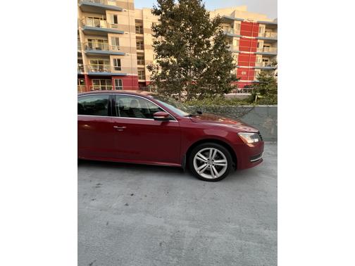 Red 2015 Volkswagen Passat 2.0L TDI DSG SE w/Sunroof