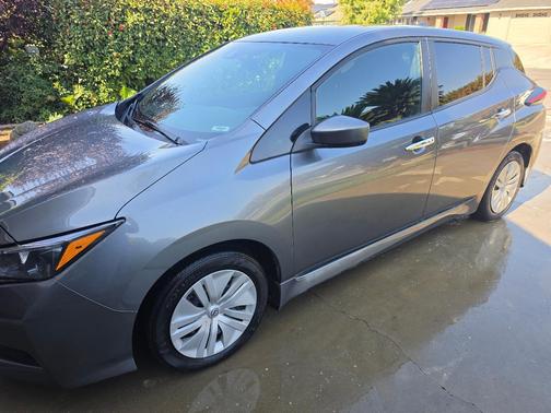 Gray 2023 Nissan Leaf S