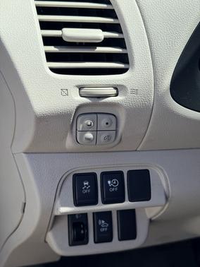 White 2011 Nissan Leaf SL