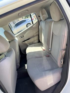 White 2011 Nissan Leaf SL