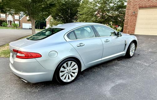 2009 Jaguar XF Premium Luxury