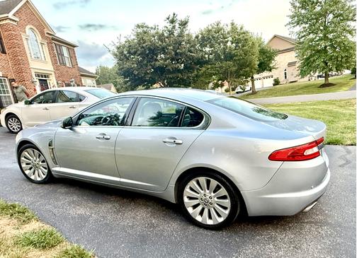 2009 Jaguar XF Premium Luxury