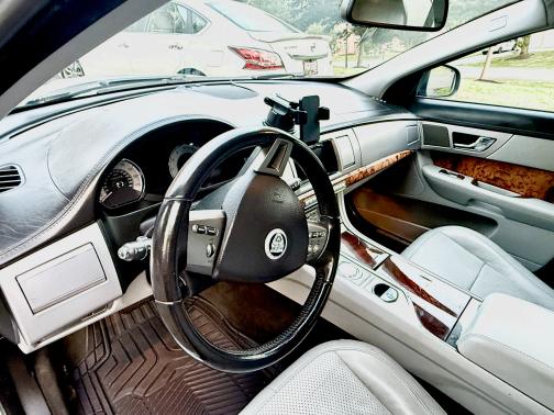 2009 Jaguar XF Premium Luxury