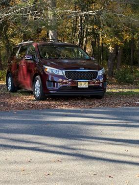 Red 2018 Kia Sedona LX