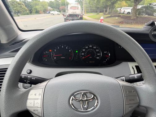 Gray 2008 Toyota Avalon XL