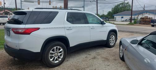 White 2019 Chevrolet Traverse LT Cloth