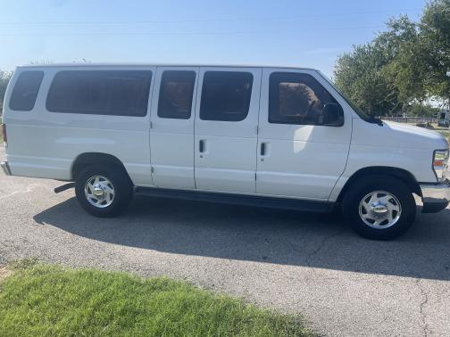 2013 Ford E350 Super Duty XLT