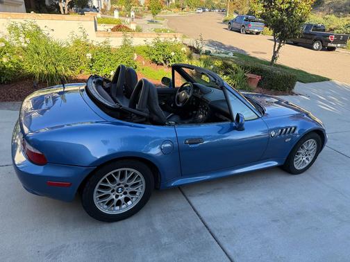 Blue 2001 BMW Z3 2.5i Roadster
