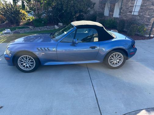 Blue 2001 BMW Z3 2.5i Roadster
