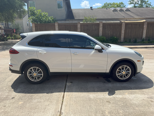 2016 Porsche Cayenne Base