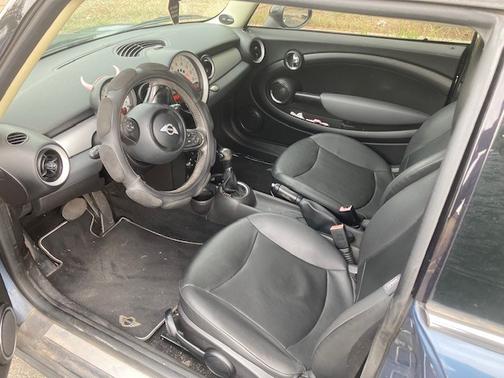 2011 MINI Cooper Base