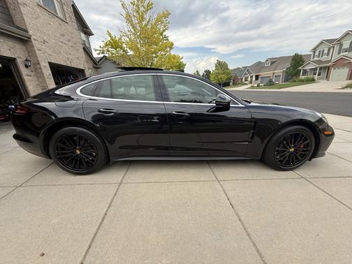 2017 Porsche Panamera Panamera Turbo