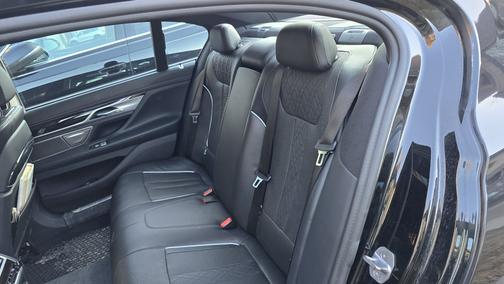 2017 BMW 740e xDrive iPerformance