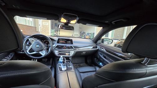 2017 BMW 740e xDrive iPerformance