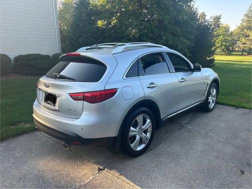 2011 INFINITI FX35 Base