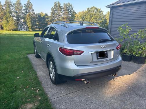 2011 INFINITI FX35 Base
