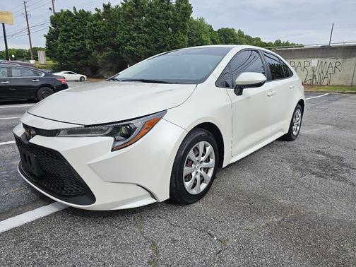 White 2020 Toyota Corolla LE