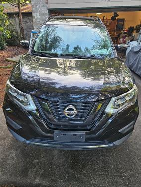 Black 2017 Nissan Rogue SV
