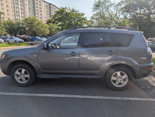 2010 Mitsubishi Outlander ES