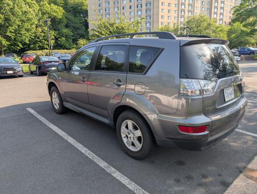 2010 Mitsubishi Outlander ES
