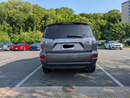 2010 Mitsubishi Outlander ES