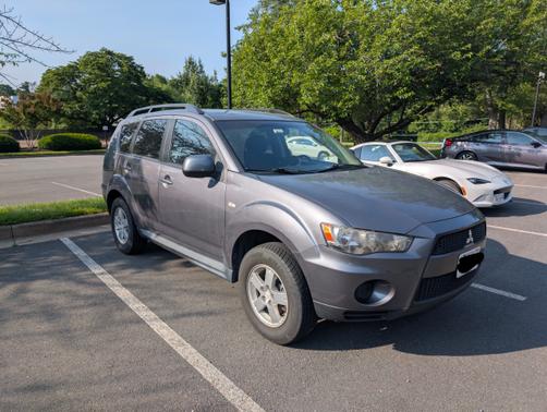 2010 Mitsubishi Outlander ES