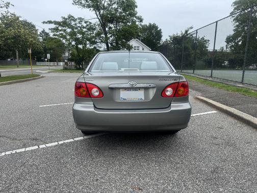 2004 Toyota Corolla LE