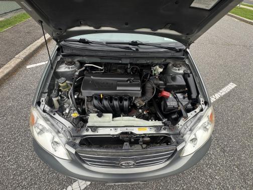 2004 Toyota Corolla LE