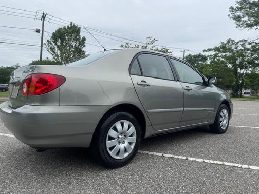 2004 Toyota Corolla LE