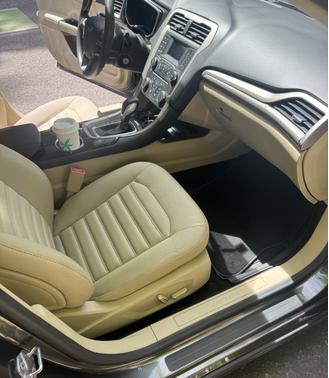 2016 Ford Fusion Hybrid SE