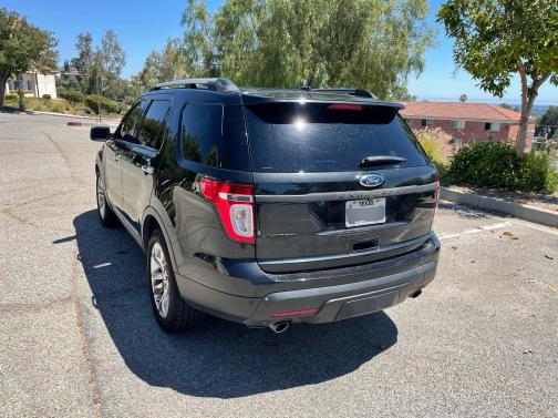 Photo 4 of 9 of 2015 Ford Explorer Limited