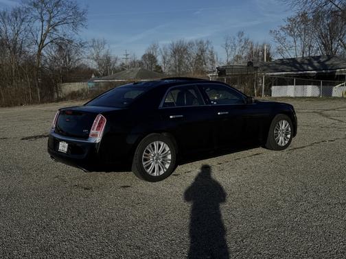 2012 Chrysler 300C Luxury Series