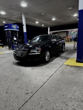 2012 Chrysler 300C Luxury Series