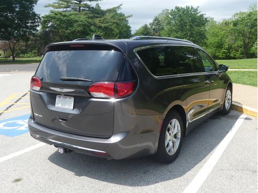 2018 Chrysler Pacifica Touring-L Plus