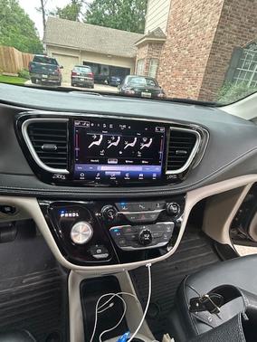 Black 2022 Chrysler Pacifica Hybrid Touring L