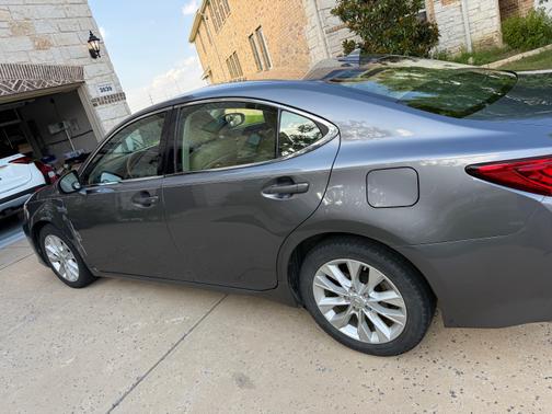 2013 Lexus ES 300h Base