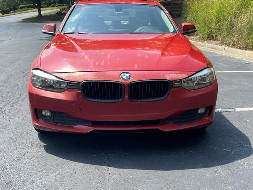 Red 2014 BMW 320 i