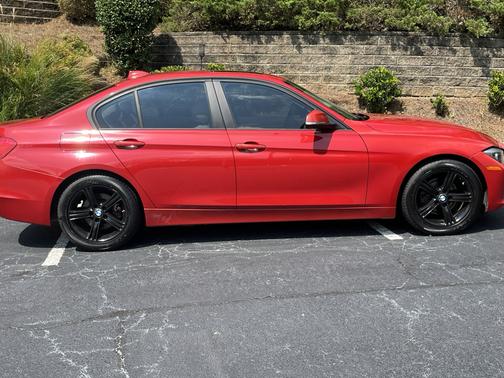 Red 2014 BMW 320 i