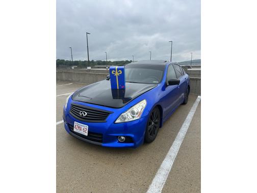 2013 INFINITI G37 x