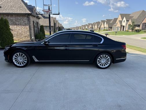 2018 BMW 740 i