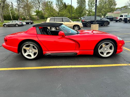 Red 1994 Dodge Viper RT-10