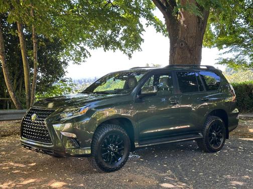Green 2023 Lexus GX 460 Premium