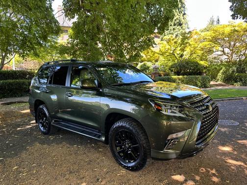 Green 2023 Lexus GX 460 Premium