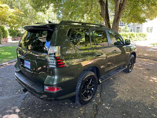 Green 2023 Lexus GX 460 Premium