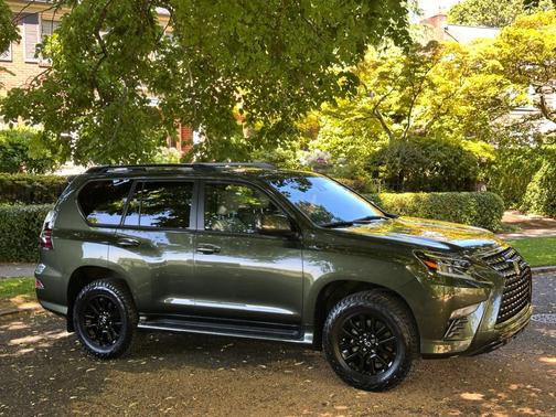 Green 2023 Lexus GX 460 Premium