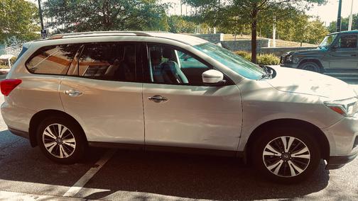Silver 2017 Nissan Pathfinder S