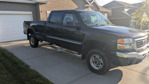 2005 GMC Sierra 2500 SLT H/D Crew Cab