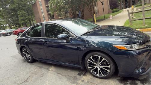 Blue 2019 Toyota Camry SE