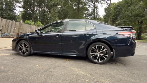 Blue 2019 Toyota Camry SE